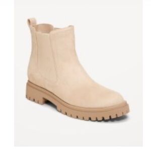 NWT Old Navy Women's Size 7 Tan Cream Chelsea Lug Boots